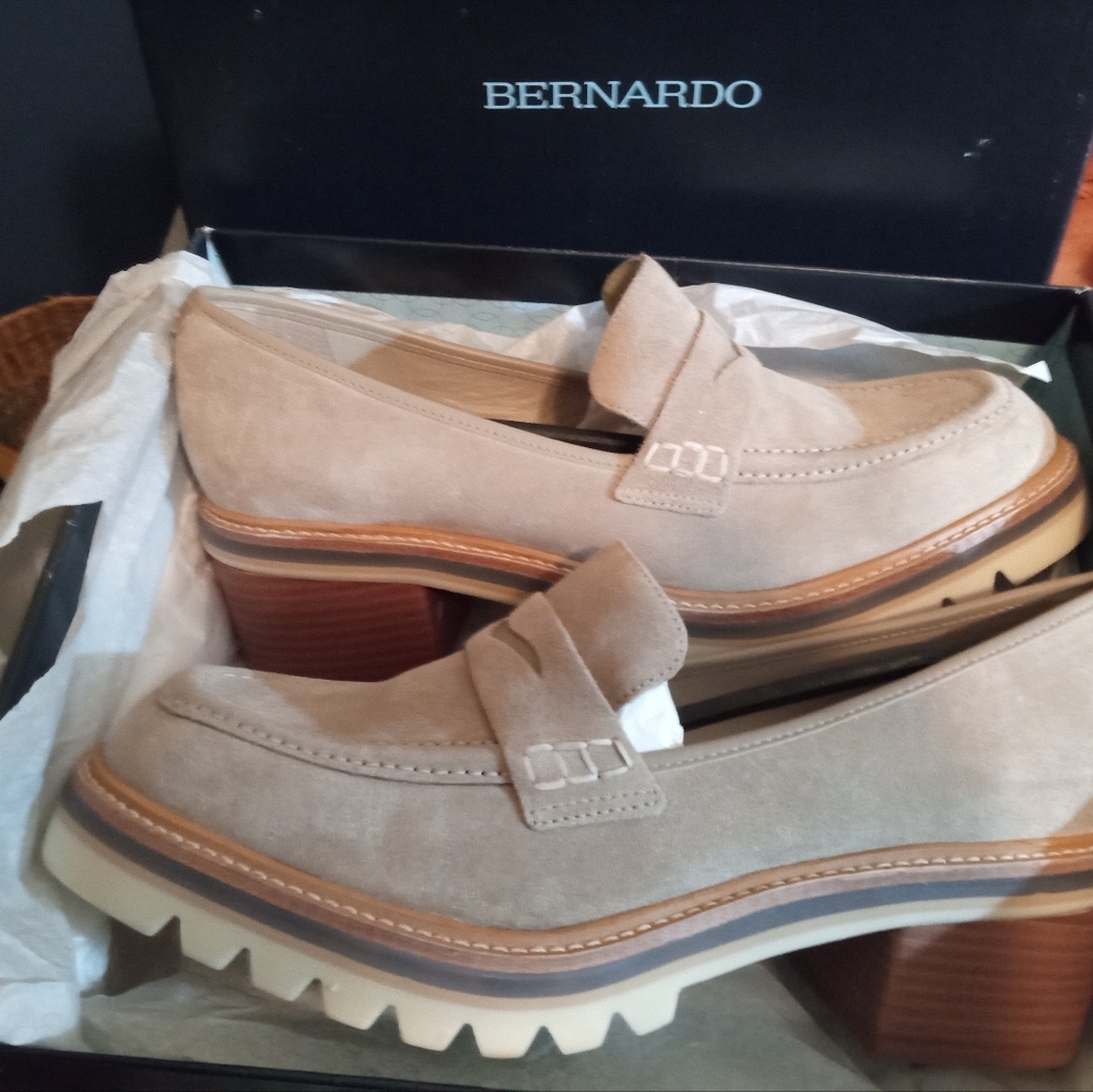 Bernardo Split Suede Loafers size 9.5 Color Clay